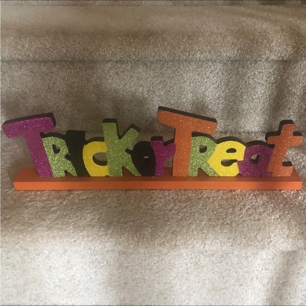 Halloween Trick or Treat Glitter Sign - Multicolor